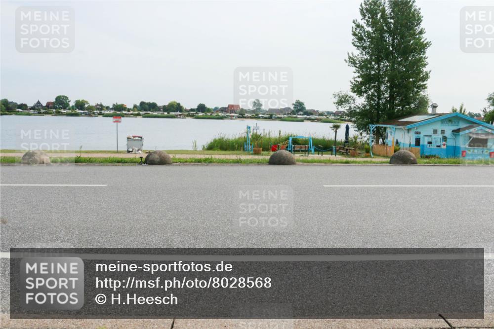 15.06.2025 - 27. Vierlanden-Triathlon H.Heesch http://msf.ph/oto/8028568 15.06.2025 10:28:56 Radfahren 200, 313 meine-sportfotos.de