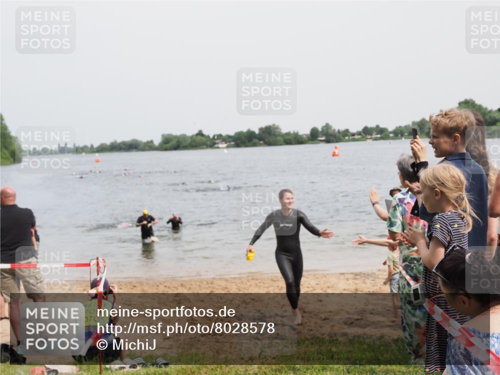 21.06.2025 - 27. Vierlanden-Triathlon MichiJ http://msf.ph/oto/8028578 15.06.2026 10:58:47 Schwimmen 667, 684, 743, 747, 760 meine-sportfotos.de