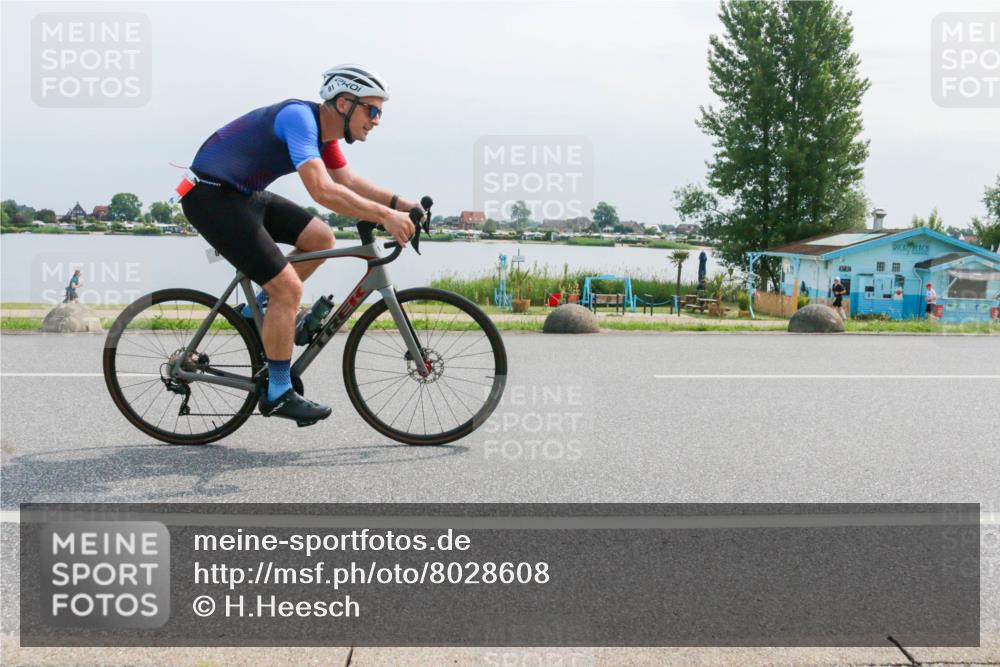 21.06.2025 - 27. Vierlanden-Triathlon H.Heesch http://msf.ph/oto/8028608 15.06.2025 11:25:04 Radfahren 22, 81, 693, 970 meine-sportfotos.de
