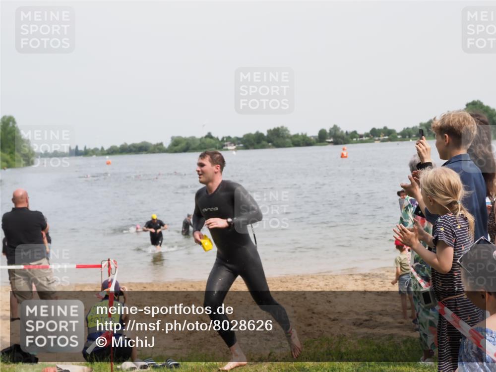 21.06.2025 - 27. Vierlanden-Triathlon MichiJ http://msf.ph/oto/8028626 15.06.2026 10:58:48 Schwimmen 667, 684, 743, 760 meine-sportfotos.de