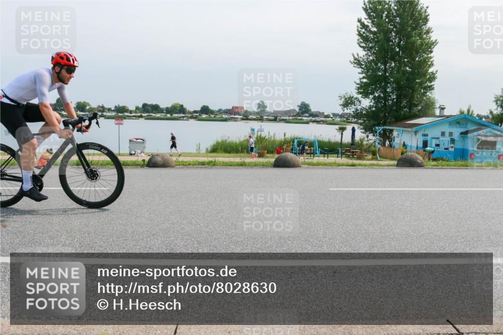 21.06.2025 - 27. Vierlanden-Triathlon H.Heesch http://msf.ph/oto/8028630 15.06.2025 11:25:12 Radfahren 29, 726 meine-sportfotos.de