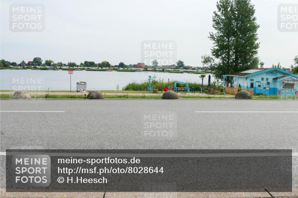 15.06.2025 - 27. Vierlanden-Triathlon H.Heesch http://msf.ph/oto/8028644 15.06.2025 10:28:57 Radfahren 200, 313 meine-sportfotos.de
