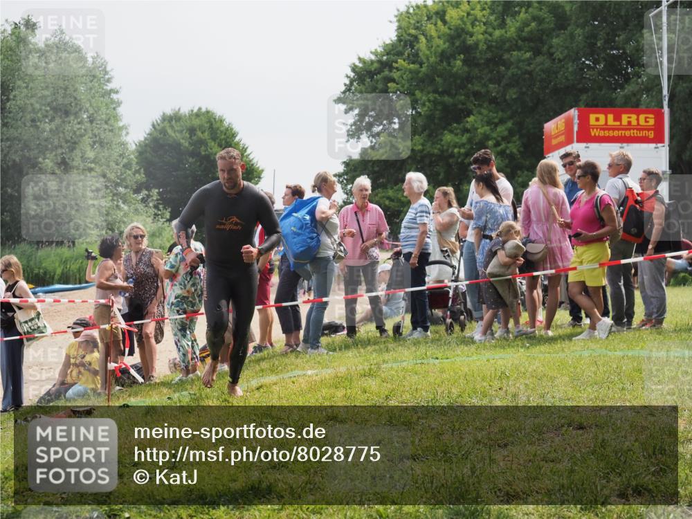 15.06.2025 - 27. Vierlanden-Triathlon KatJ http://msf.ph/oto/8028775 15.06.2025 11:03:55 Schwimmen 773 meine-sportfotos.de