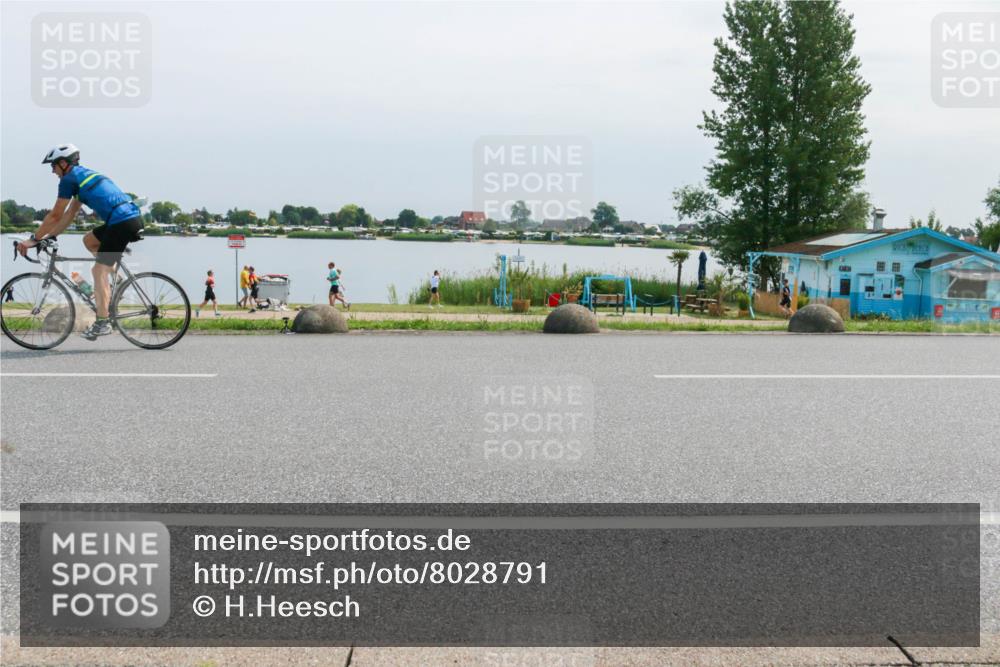 21.06.2025 - 27. Vierlanden-Triathlon H.Heesch http://msf.ph/oto/8028791 15.06.2025 11:25:27 Radfahren 68, 97, 169, 792 meine-sportfotos.de