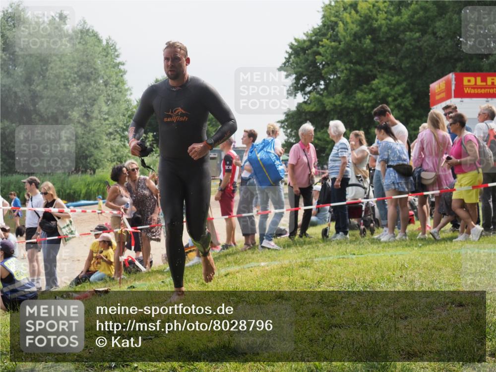 15.06.2025 - 27. Vierlanden-Triathlon KatJ http://msf.ph/oto/8028796 15.06.2025 11:03:56 Schwimmen 773 meine-sportfotos.de