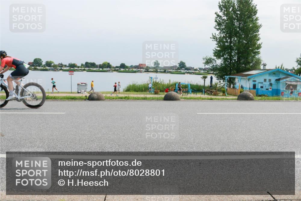 21.06.2025 - 27. Vierlanden-Triathlon H.Heesch http://msf.ph/oto/8028801 15.06.2025 11:25:30 Radfahren 68, 143, 169, 233, 792, 888 meine-sportfotos.de