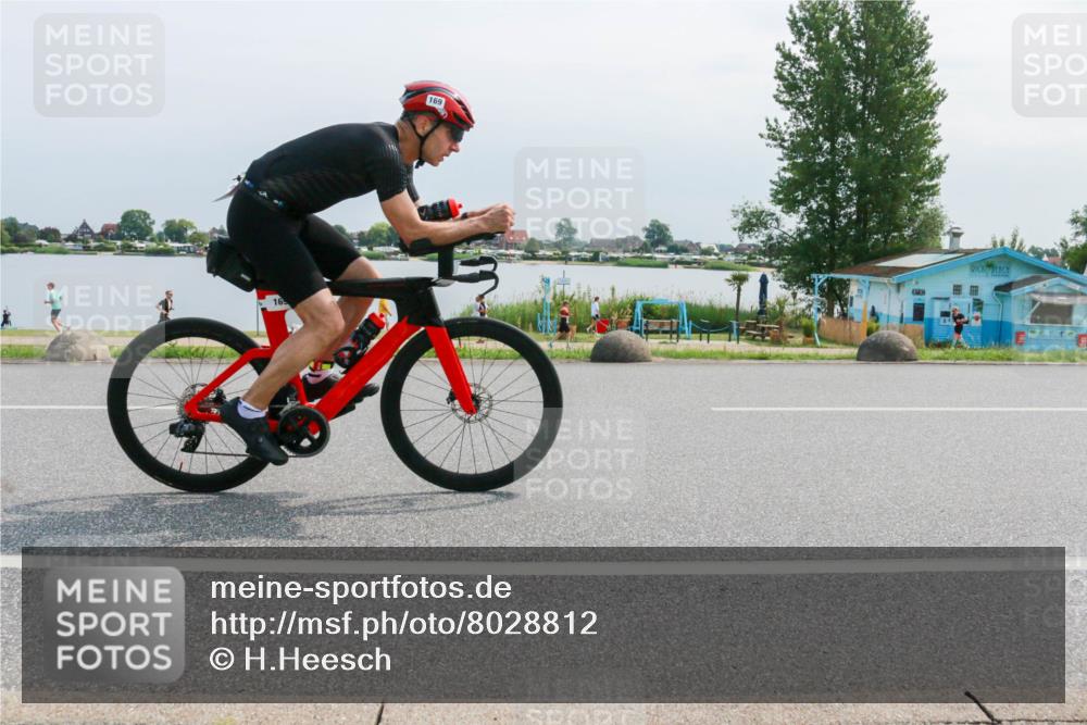 21.06.2025 - 27. Vierlanden-Triathlon H.Heesch http://msf.ph/oto/8028812 15.06.2025 11:25:31 Radfahren 143, 169, 233, 792, 888 meine-sportfotos.de