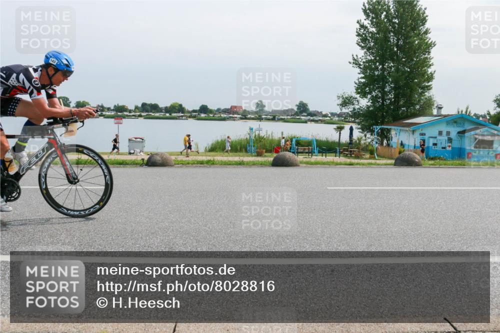 21.06.2025 - 27. Vierlanden-Triathlon H.Heesch http://msf.ph/oto/8028816 15.06.2025 11:25:32 Radfahren 143, 169, 233, 792, 888 meine-sportfotos.de