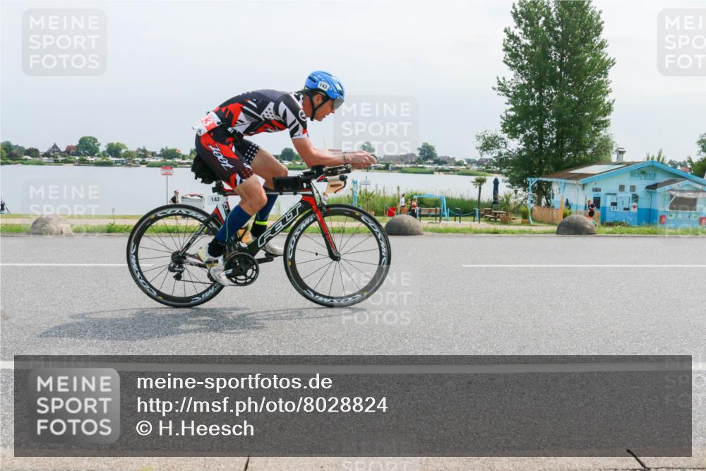 21.06.2025 - 27. Vierlanden-Triathlon H.Heesch http://msf.ph/oto/8028824 15.06.2025 11:25:32 Radfahren 143, 169, 233, 792, 888 meine-sportfotos.de