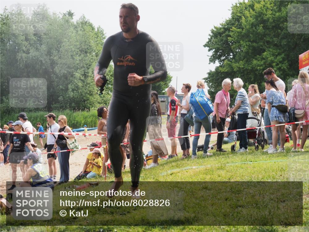 15.06.2025 - 27. Vierlanden-Triathlon KatJ http://msf.ph/oto/8028826 15.06.2025 11:03:56 Schwimmen 773 meine-sportfotos.de
