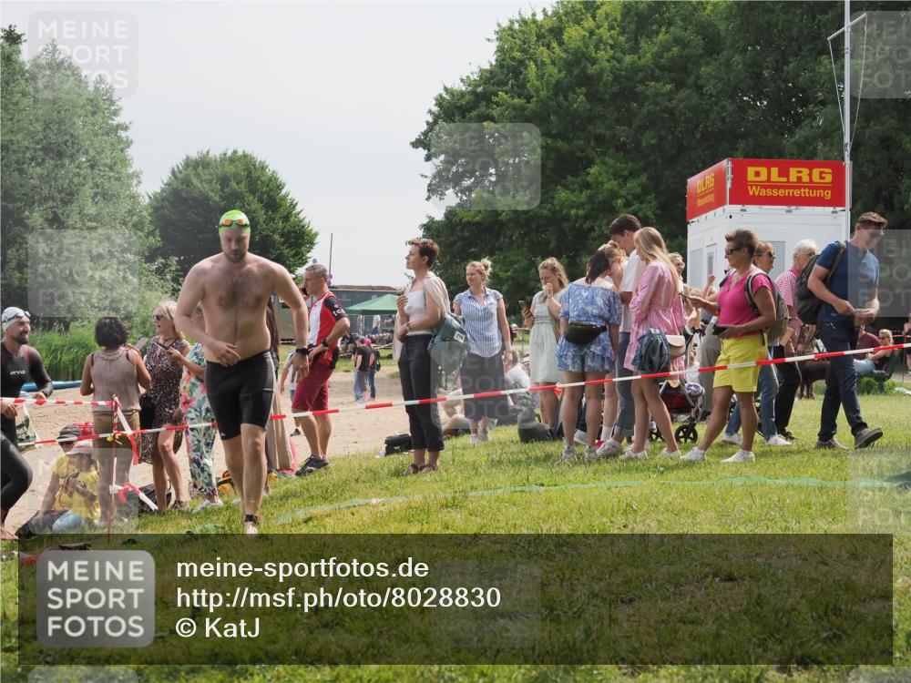 15.06.2025 - 27. Vierlanden-Triathlon KatJ http://msf.ph/oto/8028830 15.06.2025 11:04:04 Schwimmen 663, 729, 754, 773 meine-sportfotos.de