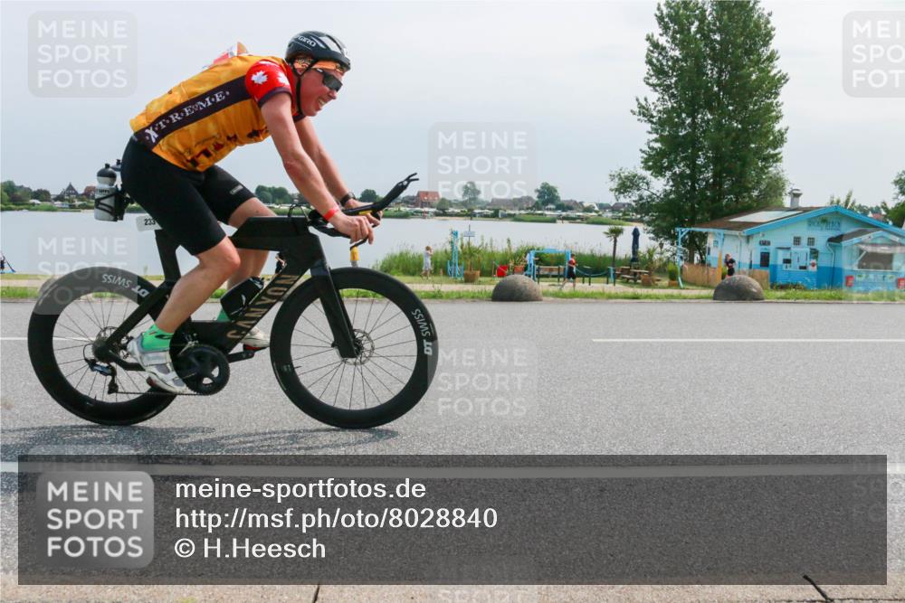 21.06.2025 - 27. Vierlanden-Triathlon H.Heesch http://msf.ph/oto/8028840 15.06.2025 11:25:33 Radfahren 143, 169, 233, 792, 888 meine-sportfotos.de