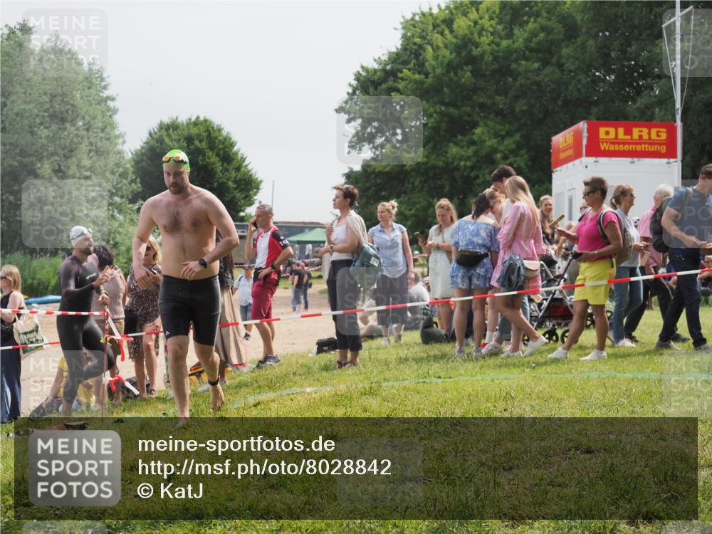 15.06.2025 - 27. Vierlanden-Triathlon KatJ http://msf.ph/oto/8028842 15.06.2025 11:04:04 Schwimmen 663, 729, 754, 773 meine-sportfotos.de