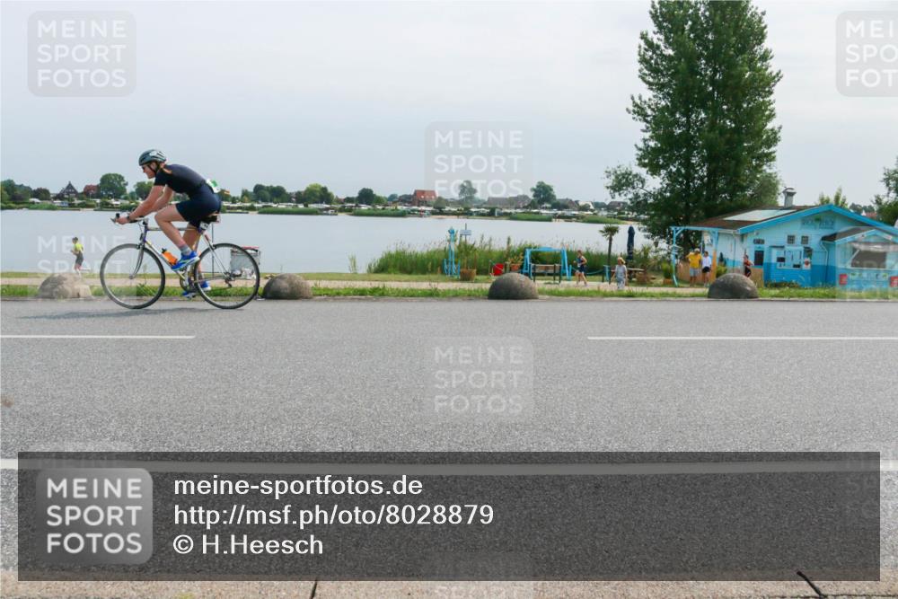 21.06.2025 - 27. Vierlanden-Triathlon H.Heesch http://msf.ph/oto/8028879 15.06.2025 11:26:06 Radfahren 682, 919 meine-sportfotos.de