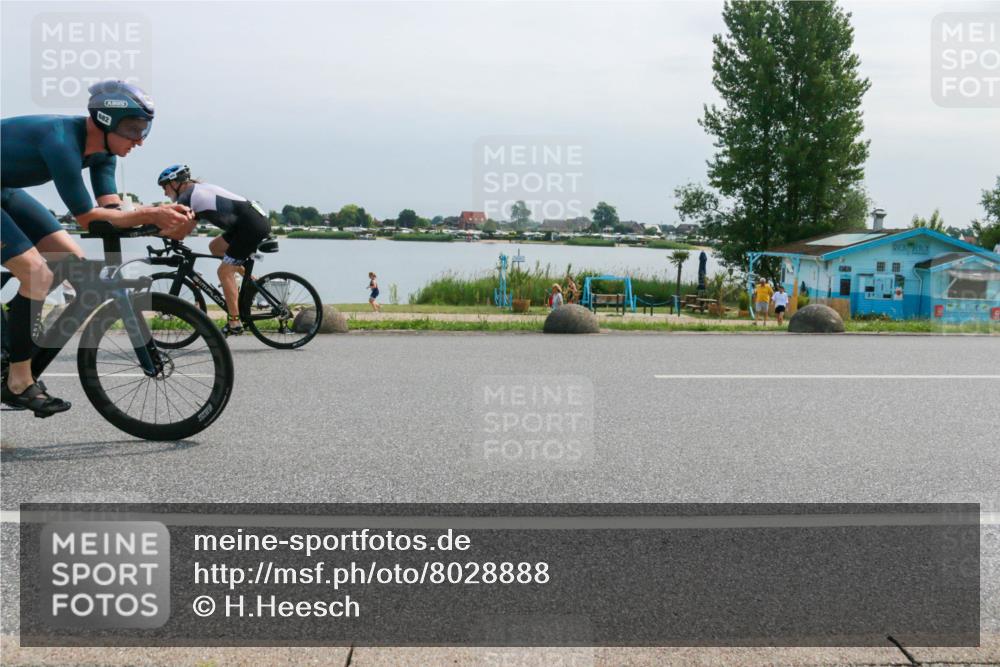 21.06.2025 - 27. Vierlanden-Triathlon H.Heesch http://msf.ph/oto/8028888 15.06.2025 11:26:10 Radfahren 652, 682, 800, 919 meine-sportfotos.de