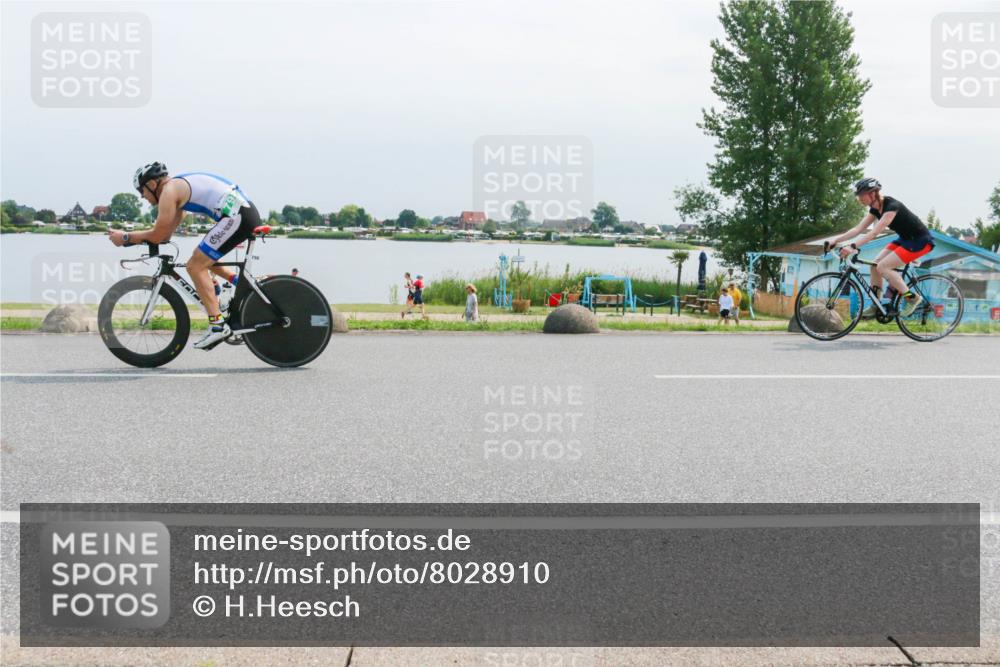 21.06.2025 - 27. Vierlanden-Triathlon H.Heesch http://msf.ph/oto/8028910 15.06.2025 11:26:13 Radfahren 652, 682, 798, 800, 881 meine-sportfotos.de