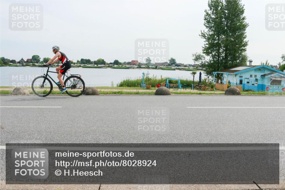 15.06.2025 - 27. Vierlanden-Triathlon H.Heesch http://msf.ph/oto/8028924 15.06.2025 10:29:01 Radfahren 104, 302, 313, 488 meine-sportfotos.de