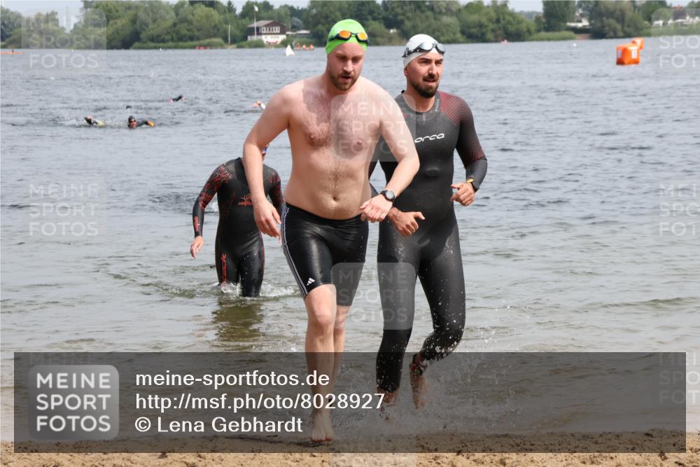 15.06.2025 - 27. Vierlanden-Triathlon Lena Gebhardt http://msf.ph/oto/8028927 15.06.2025 11:03:58 Schwimmen 663, 729, 754, 773 meine-sportfotos.de