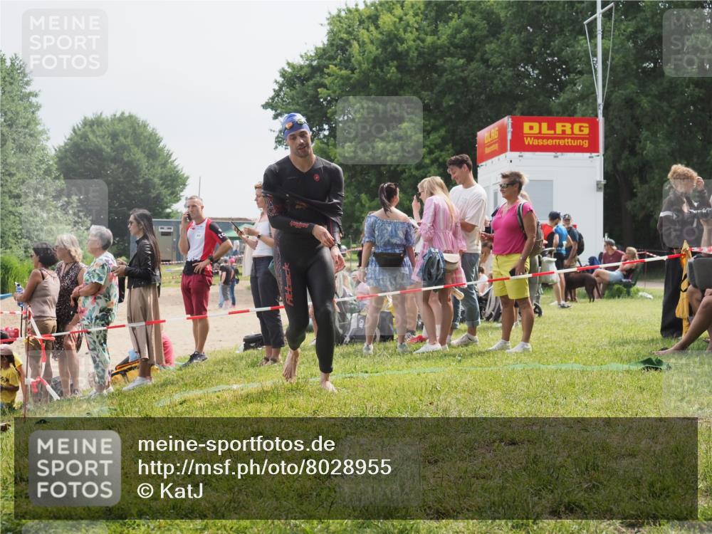 15.06.2025 - 27. Vierlanden-Triathlon KatJ http://msf.ph/oto/8028955 15.06.2025 11:04:11 Schwimmen 663, 729, 754, 763 meine-sportfotos.de