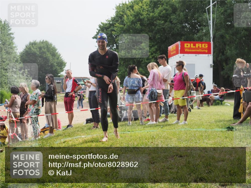 15.06.2025 - 27. Vierlanden-Triathlon KatJ http://msf.ph/oto/8028962 15.06.2025 11:04:11 Schwimmen 663, 729, 754, 763 meine-sportfotos.de