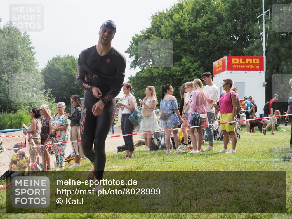 15.06.2025 - 27. Vierlanden-Triathlon KatJ http://msf.ph/oto/8028999 15.06.2025 11:04:12 Schwimmen 663, 729, 754, 763 meine-sportfotos.de