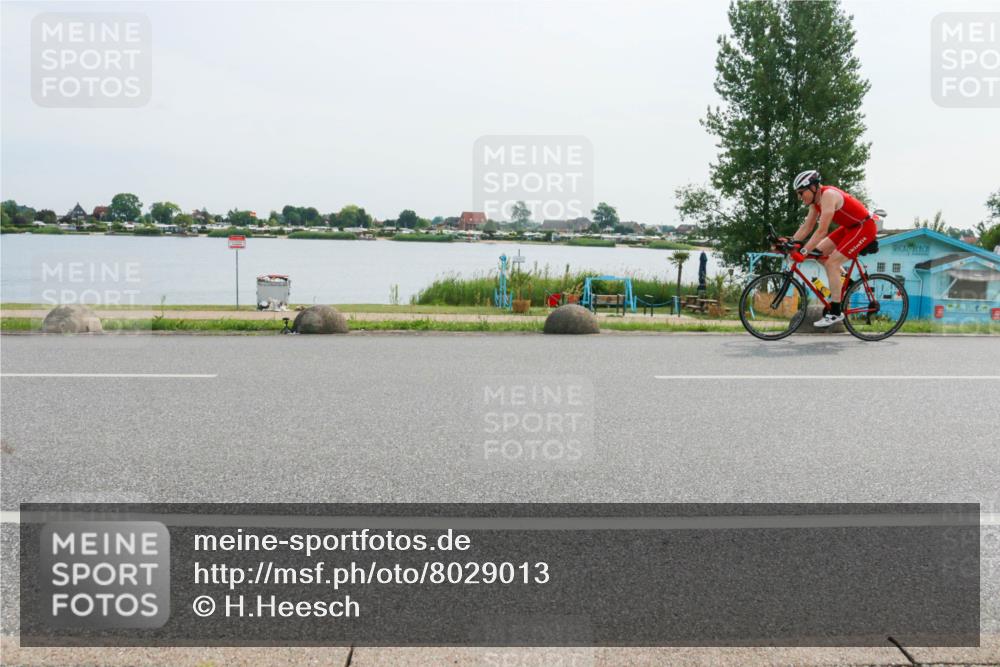 15.06.2025 - 27. Vierlanden-Triathlon H.Heesch http://msf.ph/oto/8029013 15.06.2025 10:29:21 Radfahren 16, 64, 122 meine-sportfotos.de