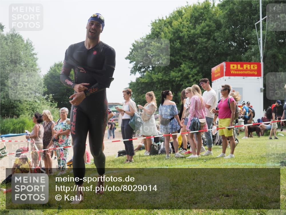 15.06.2025 - 27. Vierlanden-Triathlon KatJ http://msf.ph/oto/8029014 15.06.2025 11:04:12 Schwimmen 663, 729, 754, 763 meine-sportfotos.de