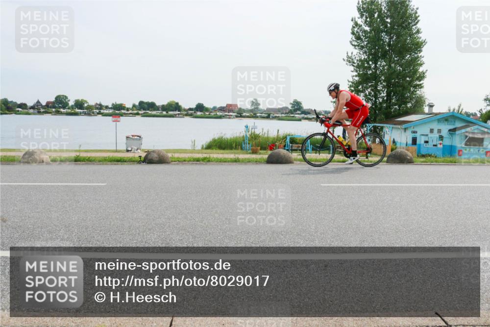 15.06.2025 - 27. Vierlanden-Triathlon H.Heesch http://msf.ph/oto/8029017 15.06.2025 10:29:21 Radfahren 16, 64, 122 meine-sportfotos.de