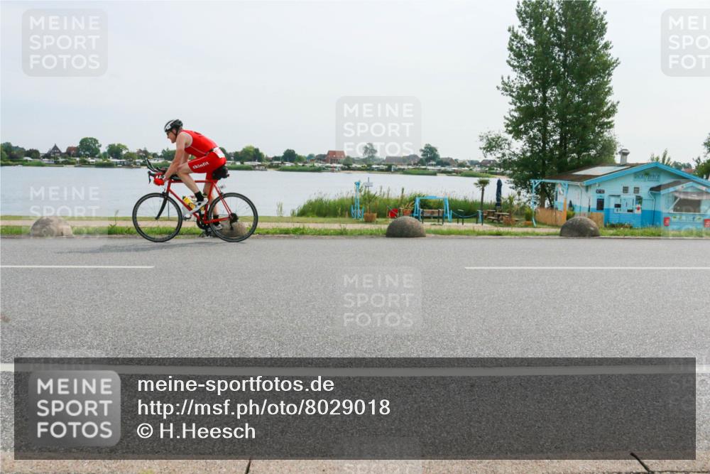 15.06.2025 - 27. Vierlanden-Triathlon H.Heesch http://msf.ph/oto/8029018 15.06.2025 10:29:21 Radfahren 16, 64, 122 meine-sportfotos.de