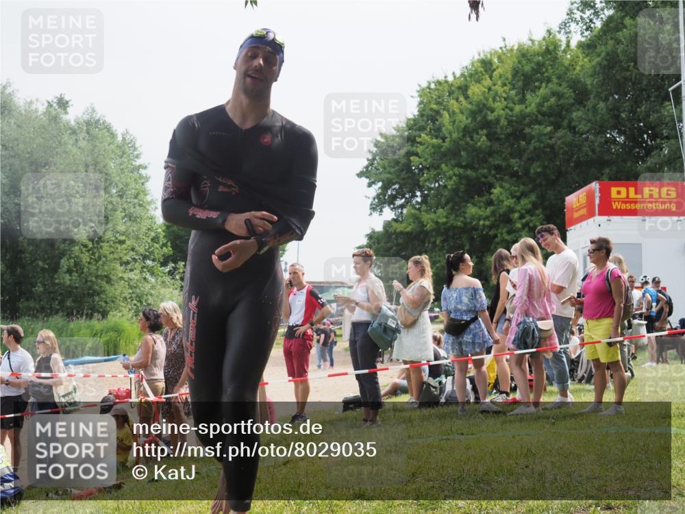 15.06.2025 - 27. Vierlanden-Triathlon KatJ http://msf.ph/oto/8029035 15.06.2025 11:04:13 Schwimmen 663, 729, 754, 763 meine-sportfotos.de