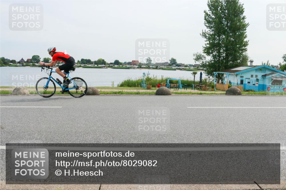 15.06.2025 - 27. Vierlanden-Triathlon H.Heesch http://msf.ph/oto/8029082 15.06.2025 10:29:37 Radfahren 82, 99, 262 meine-sportfotos.de