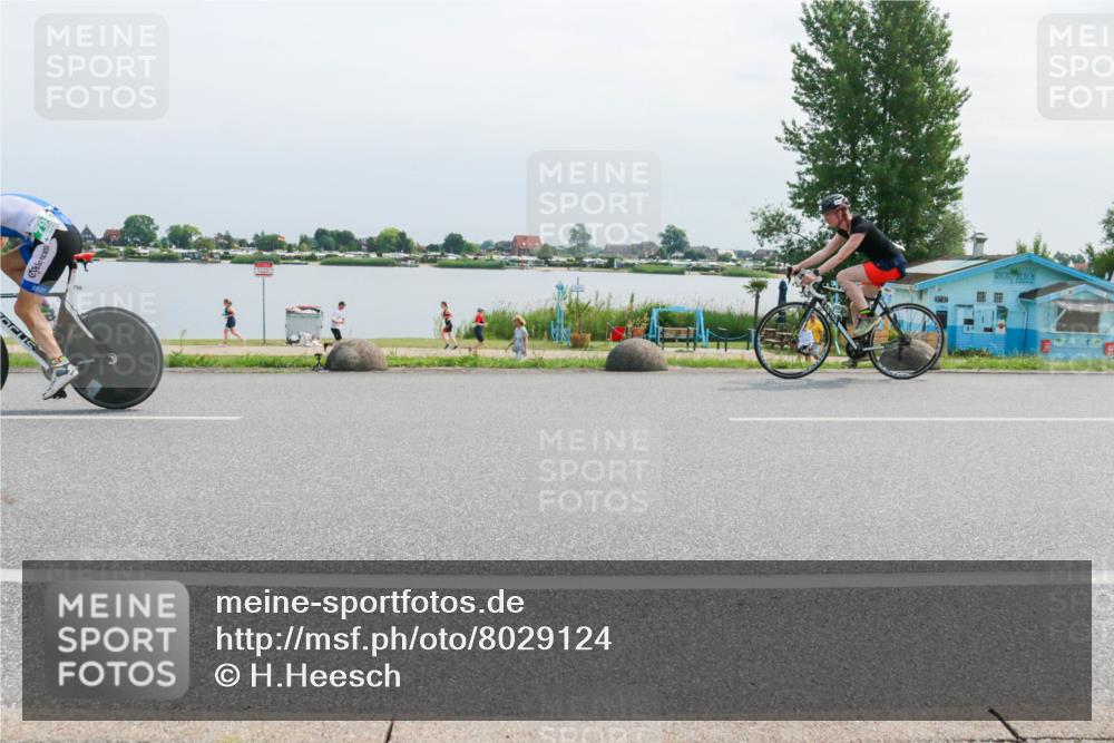 21.06.2025 - 27. Vierlanden-Triathlon H.Heesch http://msf.ph/oto/8029124 15.06.2025 11:26:13 Radfahren 652, 682, 798, 800, 881 meine-sportfotos.de