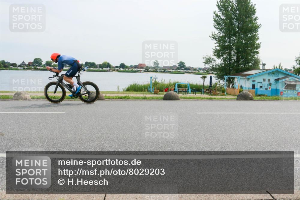 15.06.2025 - 27. Vierlanden-Triathlon H.Heesch http://msf.ph/oto/8029203 15.06.2025 10:29:49 Radfahren 21, 61, 558 meine-sportfotos.de