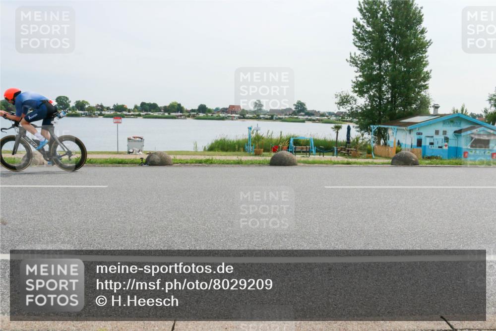 15.06.2025 - 27. Vierlanden-Triathlon H.Heesch http://msf.ph/oto/8029209 15.06.2025 10:29:49 Radfahren 21, 61, 558 meine-sportfotos.de
