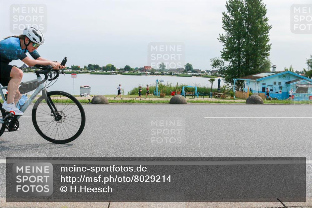 21.06.2025 - 27. Vierlanden-Triathlon H.Heesch http://msf.ph/oto/8029214 15.06.2025 11:26:36 Radfahren 151, 229 meine-sportfotos.de