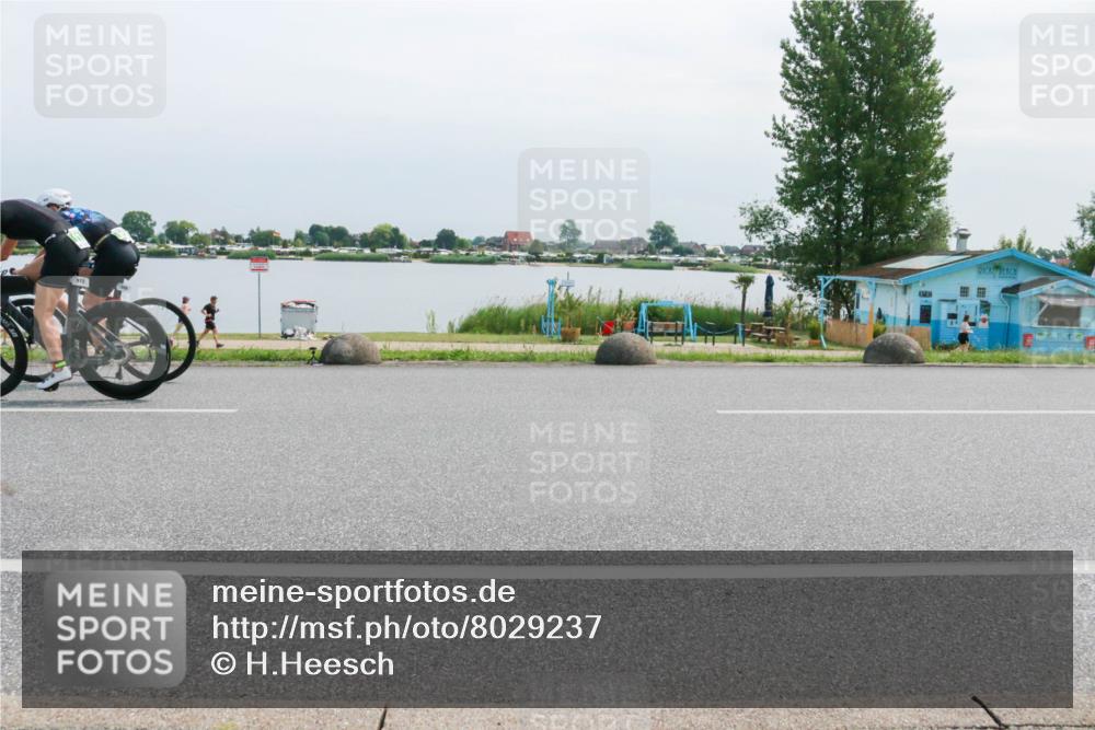 21.06.2025 - 27. Vierlanden-Triathlon H.Heesch http://msf.ph/oto/8029237 15.06.2025 11:27:03 Radfahren 908, 912, 964 meine-sportfotos.de