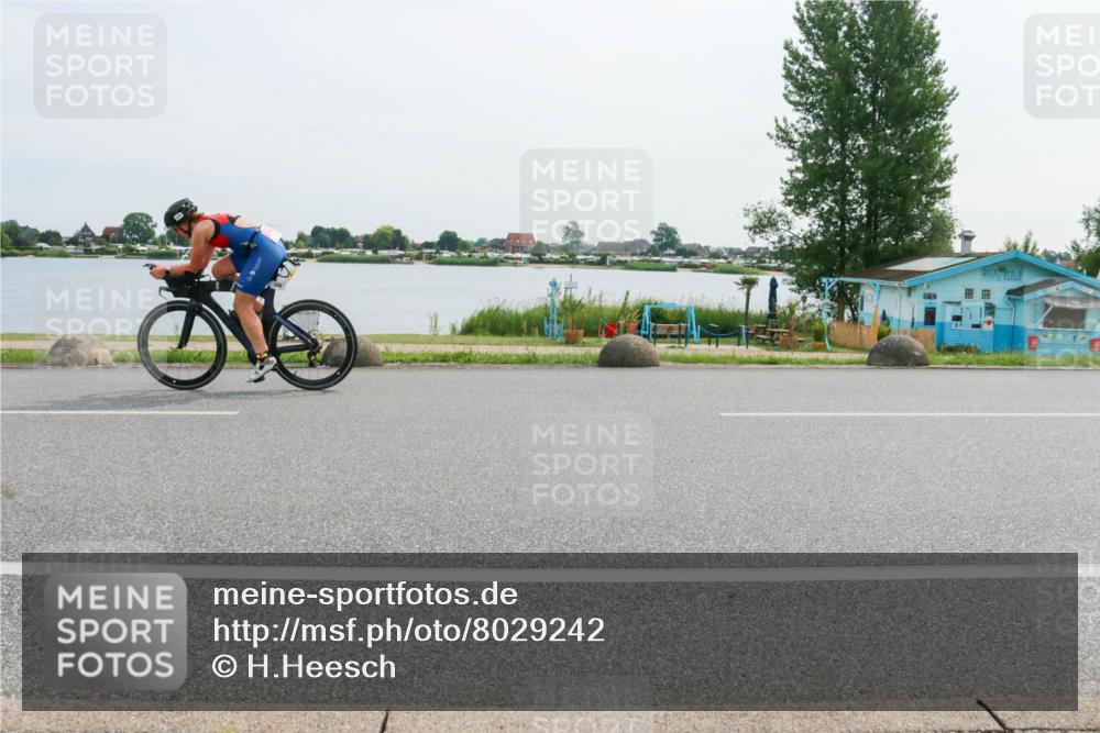 15.06.2025 - 27. Vierlanden-Triathlon H.Heesch http://msf.ph/oto/8029242 15.06.2025 10:29:52 Radfahren 61, 226, 516 meine-sportfotos.de