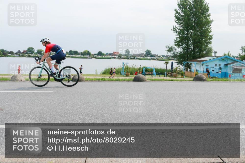 21.06.2025 - 27. Vierlanden-Triathlon H.Heesch http://msf.ph/oto/8029245 15.06.2025 11:27:06 Radfahren 205, 908, 912, 964 meine-sportfotos.de