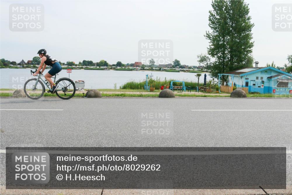 15.06.2025 - 27. Vierlanden-Triathlon H.Heesch http://msf.ph/oto/8029262 15.06.2025 10:29:53 Radfahren 61, 226, 516 meine-sportfotos.de