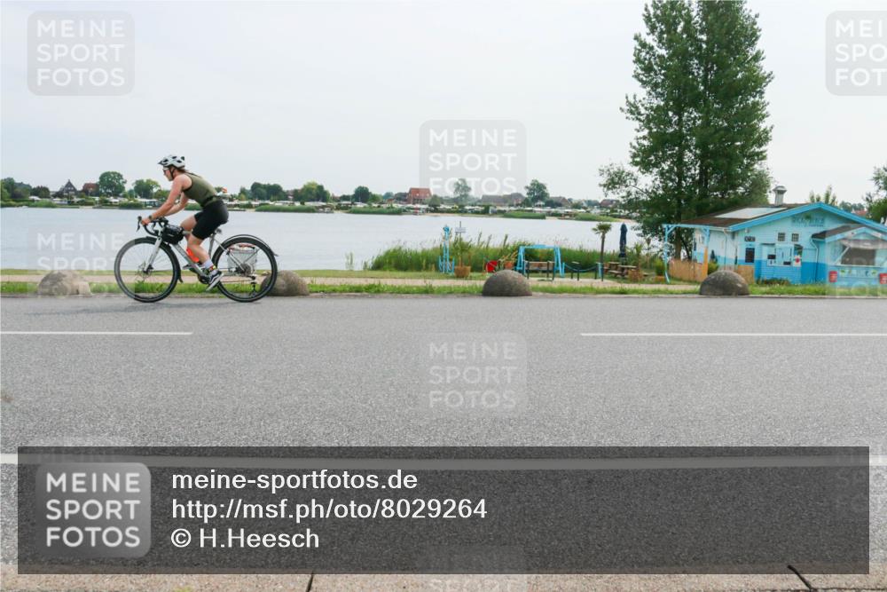 15.06.2025 - 27. Vierlanden-Triathlon H.Heesch http://msf.ph/oto/8029264 15.06.2025 10:30:09 Radfahren 539 meine-sportfotos.de