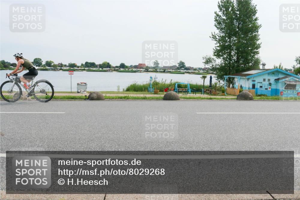 15.06.2025 - 27. Vierlanden-Triathlon H.Heesch http://msf.ph/oto/8029268 15.06.2025 10:30:09 Radfahren 539 meine-sportfotos.de