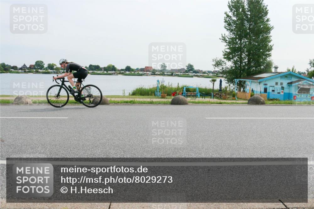 15.06.2025 - 27. Vierlanden-Triathlon H.Heesch http://msf.ph/oto/8029273 15.06.2025 10:30:13 Radfahren 210, 539 meine-sportfotos.de