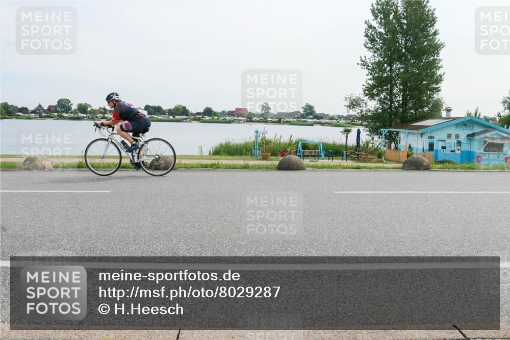 15.06.2025 - 27. Vierlanden-Triathlon H.Heesch http://msf.ph/oto/8029287 15.06.2025 10:30:18 Radfahren 38, 185, 210, 602 meine-sportfotos.de