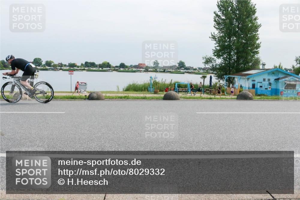 21.06.2025 - 27. Vierlanden-Triathlon H.Heesch http://msf.ph/oto/8029332 15.06.2025 11:27:10 Radfahren 205, 825 meine-sportfotos.de