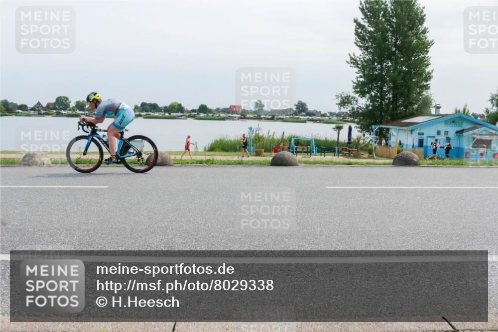 21.06.2025 - 27. Vierlanden-Triathlon H.Heesch http://msf.ph/oto/8029338 15.06.2025 11:27:12 Radfahren 205, 825, 939 meine-sportfotos.de