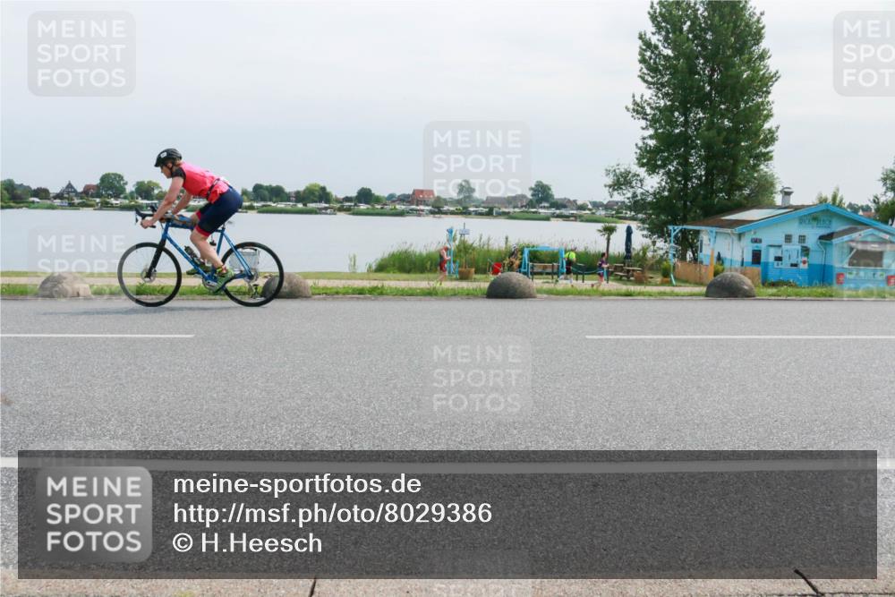 21.06.2025 - 27. Vierlanden-Triathlon H.Heesch http://msf.ph/oto/8029386 15.06.2025 11:27:23 Radfahren 251, 885 meine-sportfotos.de