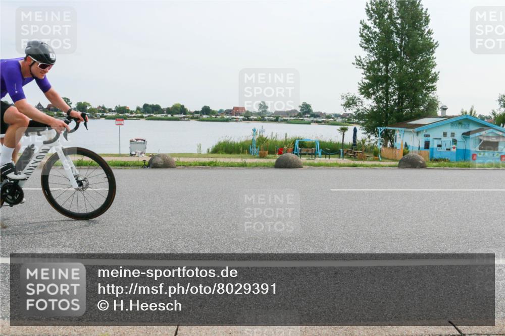 15.06.2025 - 27. Vierlanden-Triathlon H.Heesch http://msf.ph/oto/8029391 15.06.2025 10:30:39 Radfahren 5, 619 meine-sportfotos.de