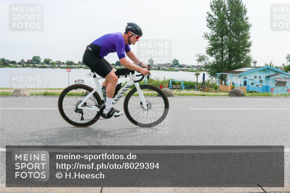 15.06.2025 - 27. Vierlanden-Triathlon H.Heesch http://msf.ph/oto/8029394 15.06.2025 10:30:39 Radfahren 5, 619 meine-sportfotos.de
