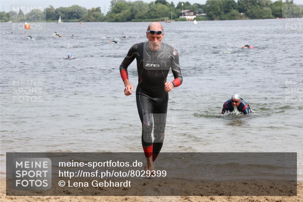 15.06.2025 - 27. Vierlanden-Triathlon Lena Gebhardt http://msf.ph/oto/8029399 15.06.2025 11:05:20 Schwimmen 778, 840, 866 meine-sportfotos.de