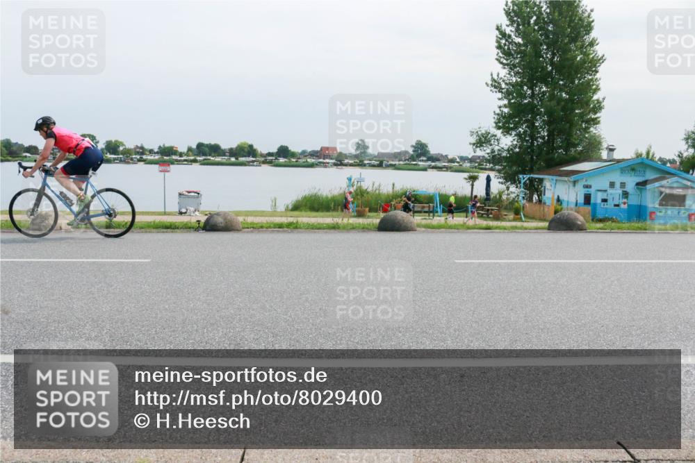 21.06.2025 - 27. Vierlanden-Triathlon H.Heesch http://msf.ph/oto/8029400 15.06.2025 11:27:23 Radfahren 251, 885 meine-sportfotos.de